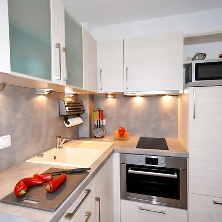Apartment Schuetzenstr 19 Whg 8 *